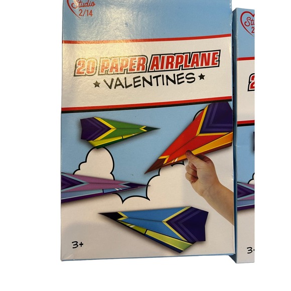 Studio 2/14 Valentines Cards Kids 60 Paper Airplanes New - Picture 2 of 3